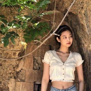 Blackpink Jennie same style cropped top